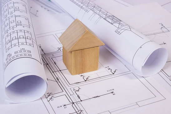 Client, réunion et planification avec des gens d'affaires en poste pour la négociation, le commentaires et la paperasse